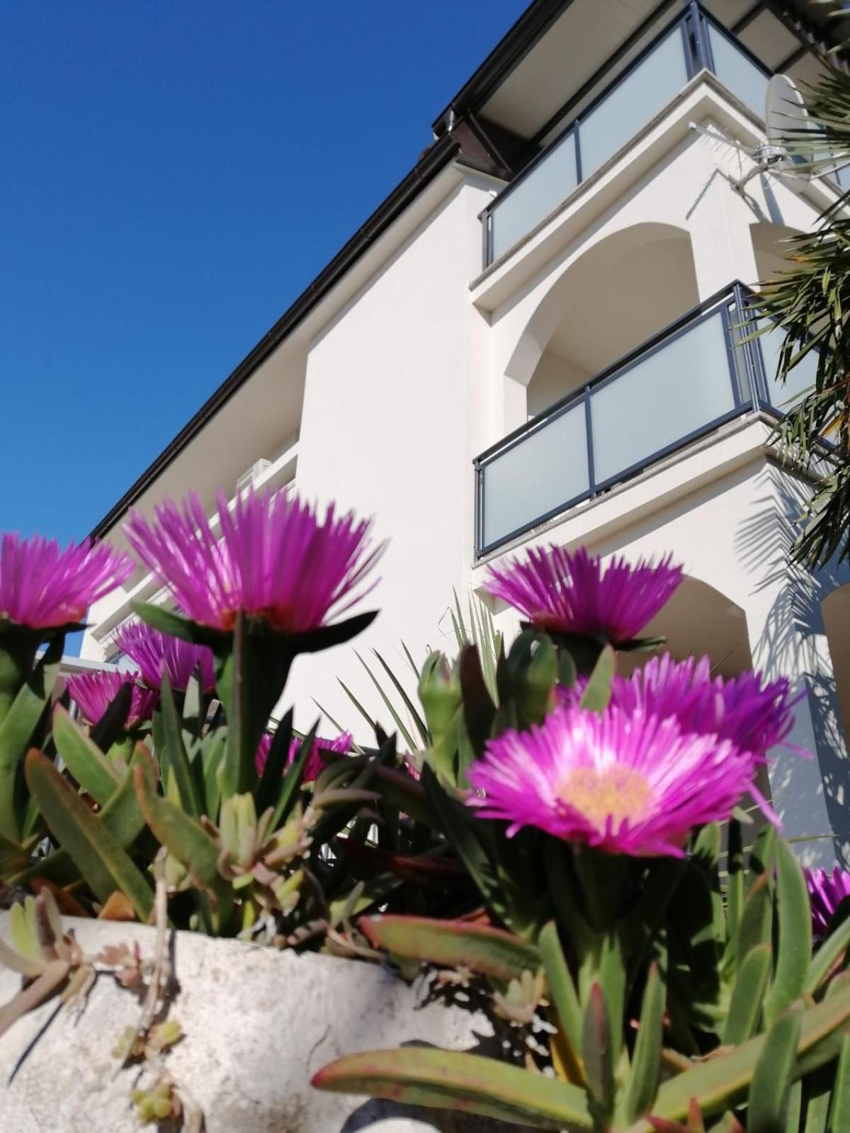 Lovely Sea View House 2 In Malinska Island Krk エクステリア 写真